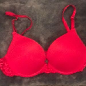 NEVER WORN Sexy pink bra with lace and padded